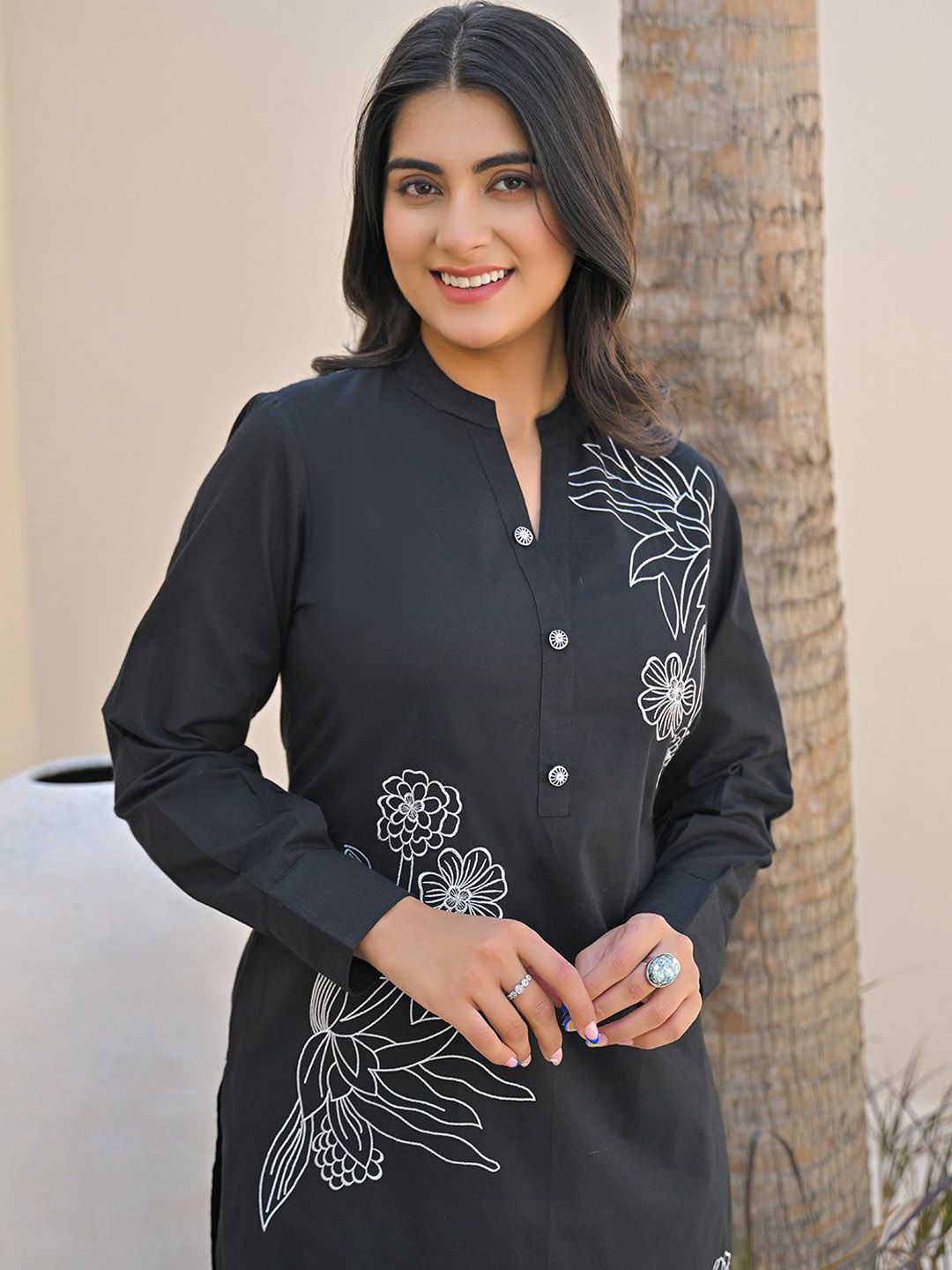 Dhiyona VA Women's Floral Embroidered Regular Thread Work Pure Cotton Kurta with Trousers