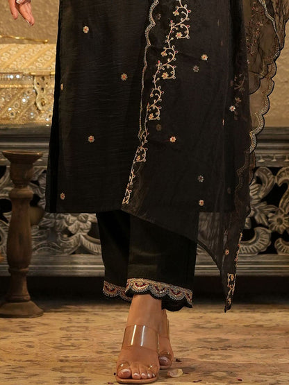 Dhiyona IE Women's Ethnic Motifs Embroidered Kurta With Trousers & Dupatta