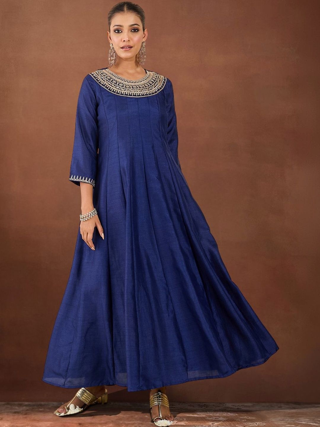 Women Ethnic Motifs Embroidered Regular Sequinned Kurta with Trousers