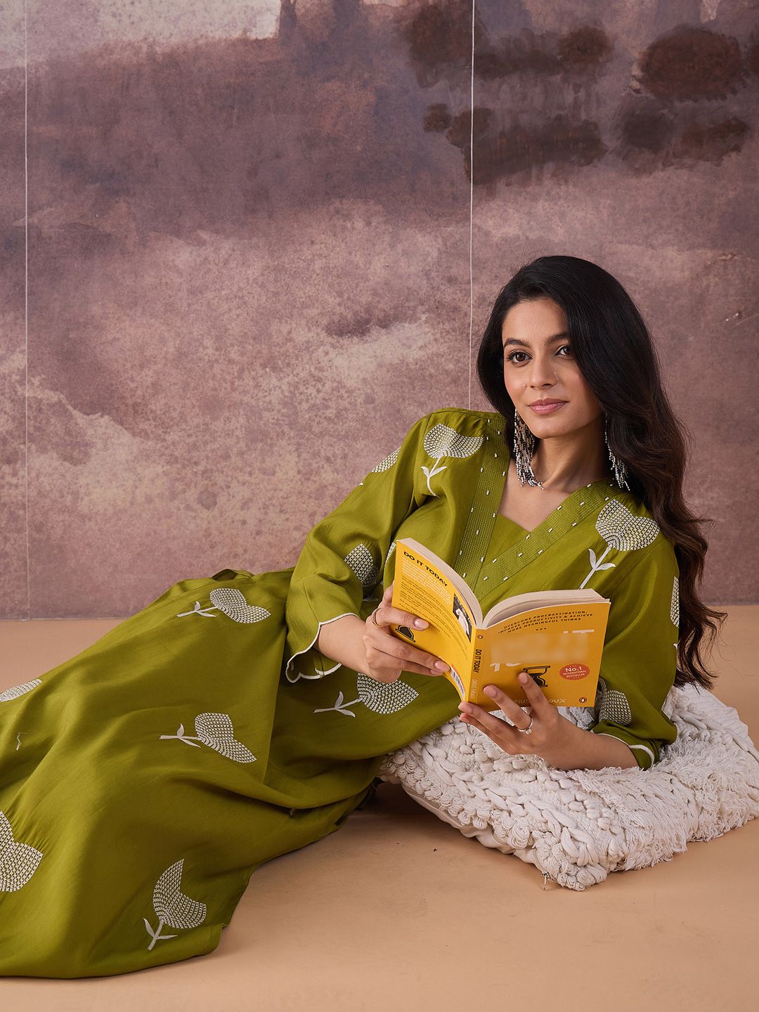 Dhiyona IE Embroidered V-Neck Tunic With Trousers