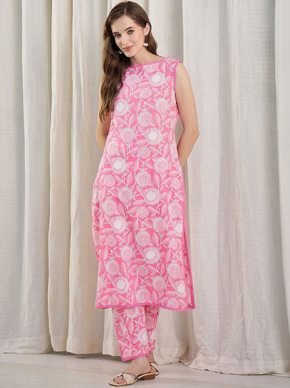 Women Floral Printed Regular Pure Cotton Kurta with Trousers