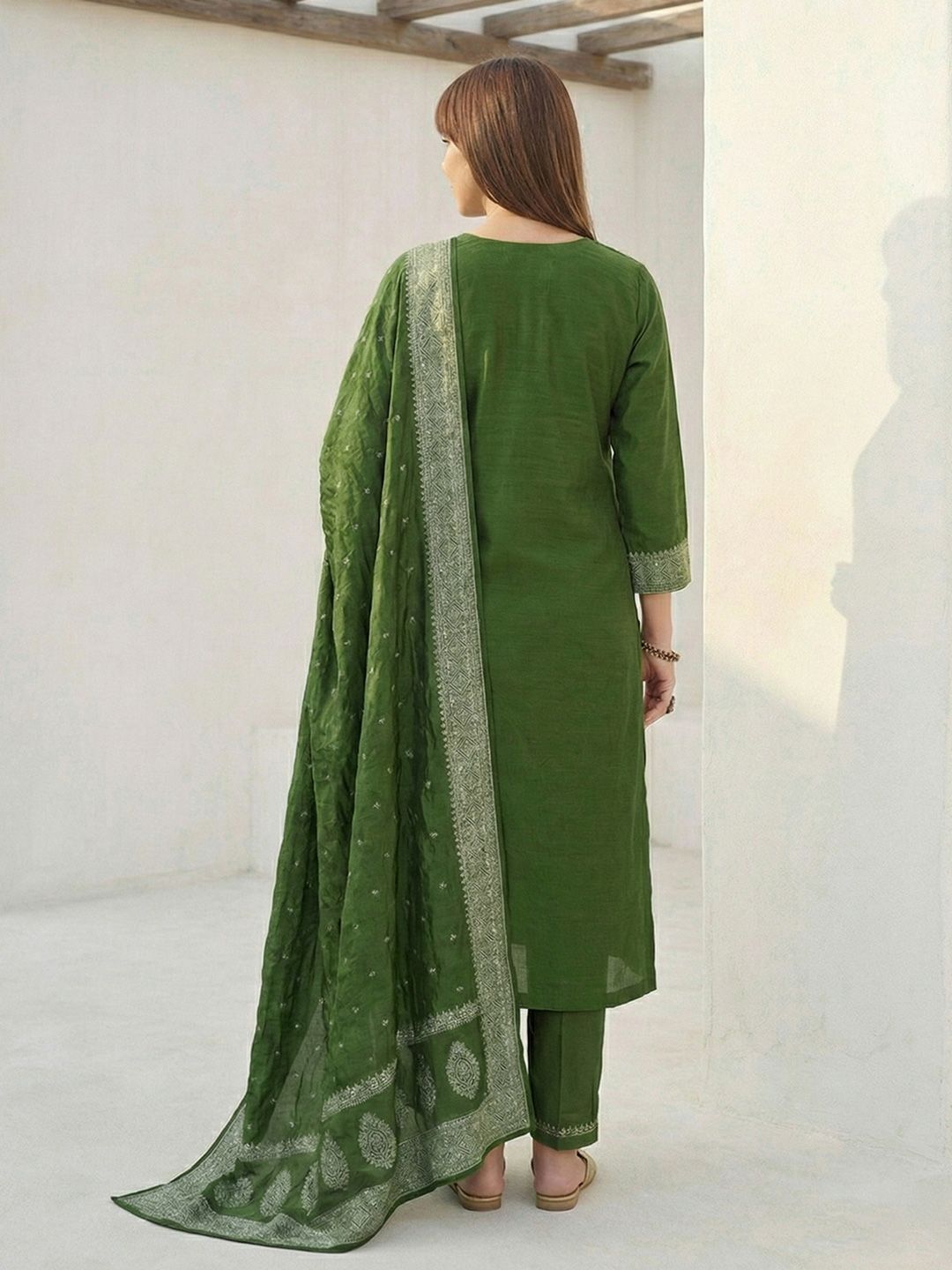 Dhiyona CH Women Ethnic Motifs Embroidered Regular Thread Work Kurta with Trousers & With Dupatta