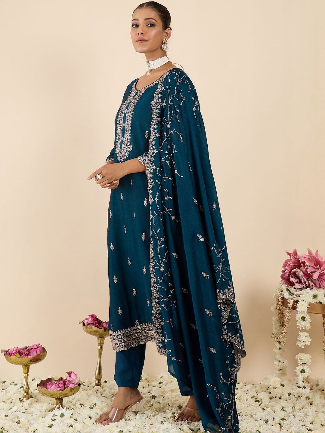 Women Ethnic Motifs Embroidered Regular Kurta with Trousers & With Dupatta
