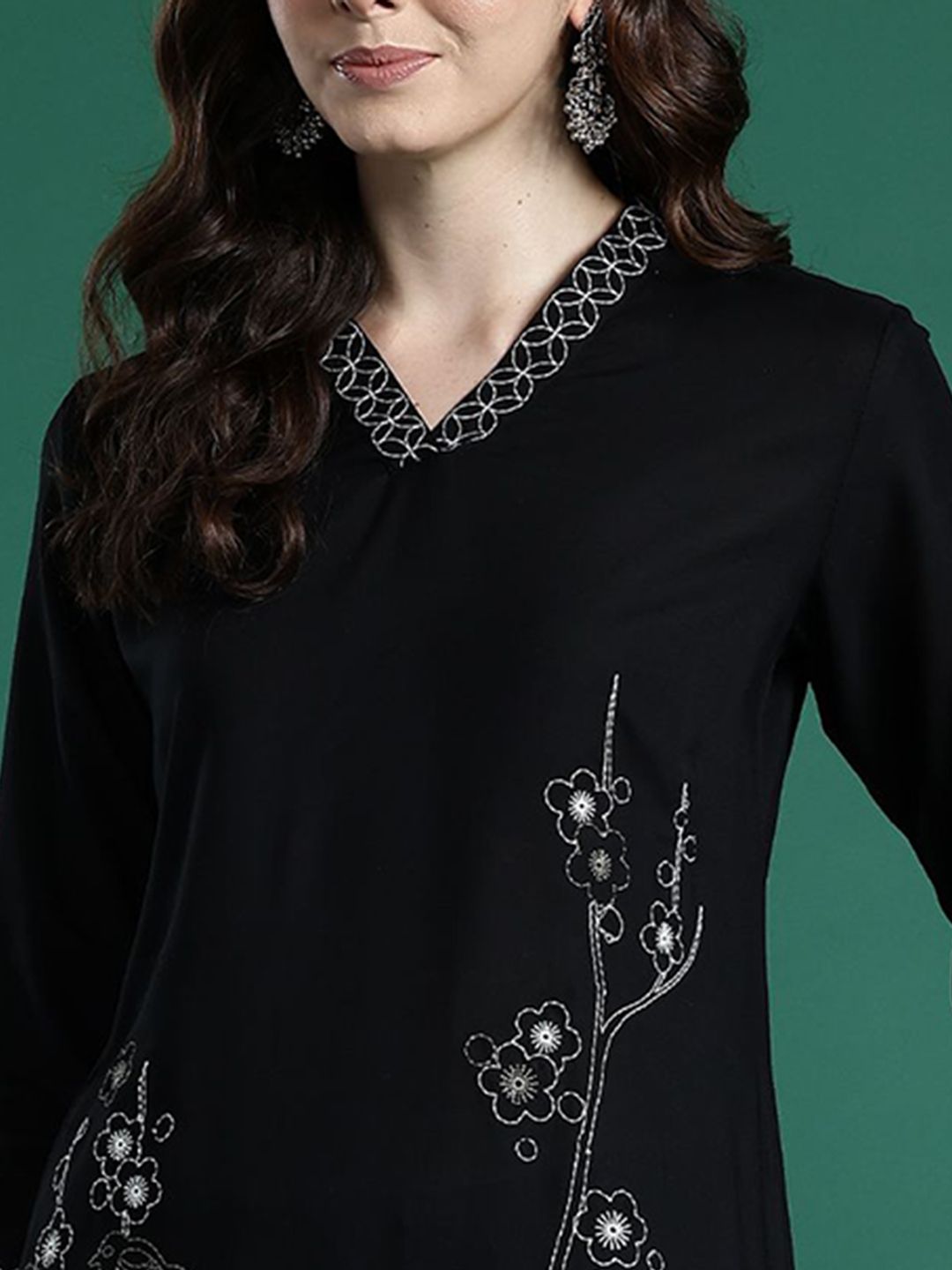 Dhiyona IE Indo era Embroidered Tunic With Trouser Co-Ords