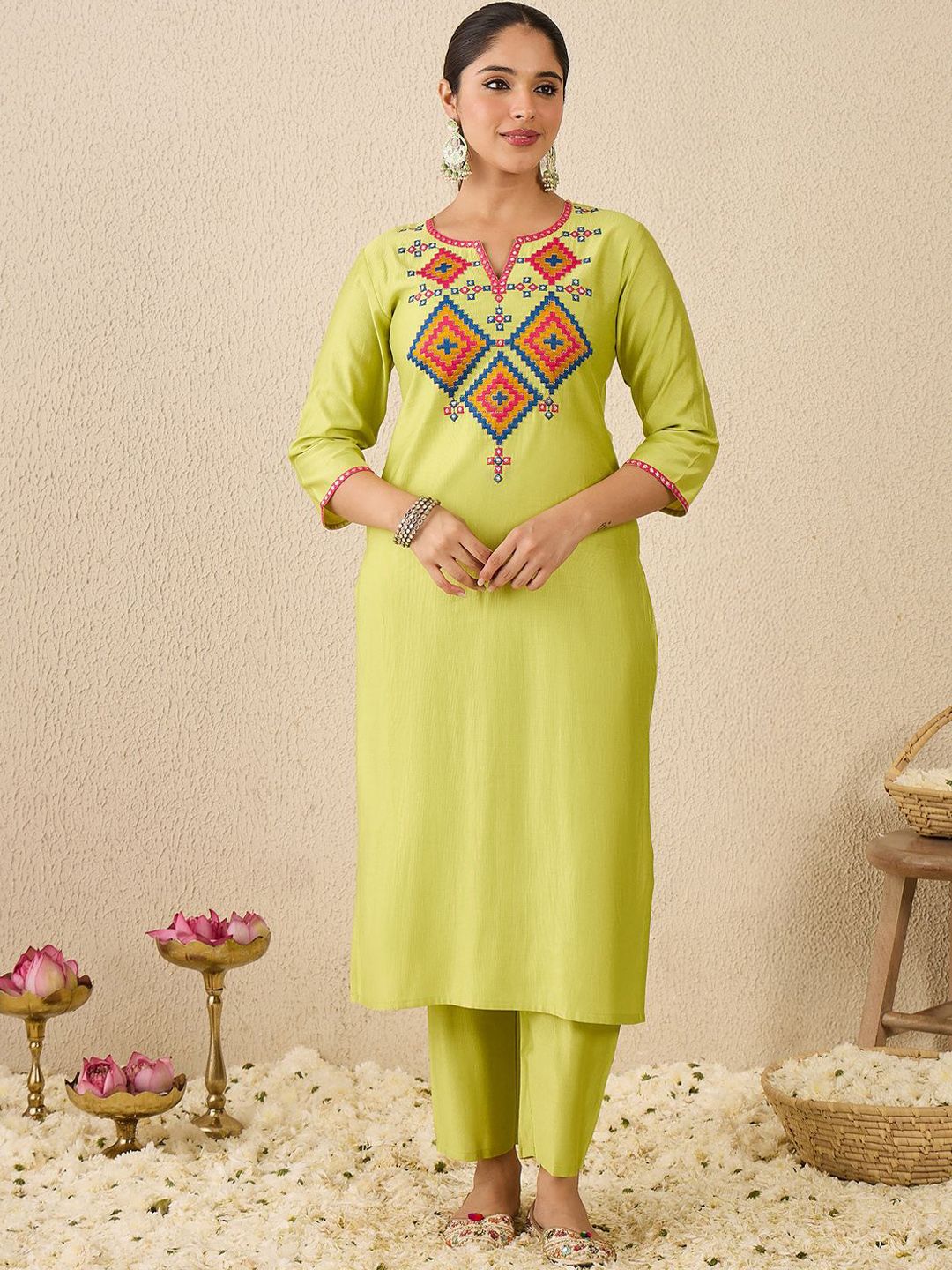 Dhiyona IE Women's Women Ethnic Motifs Printed Kurta with Trousers & Dupatta