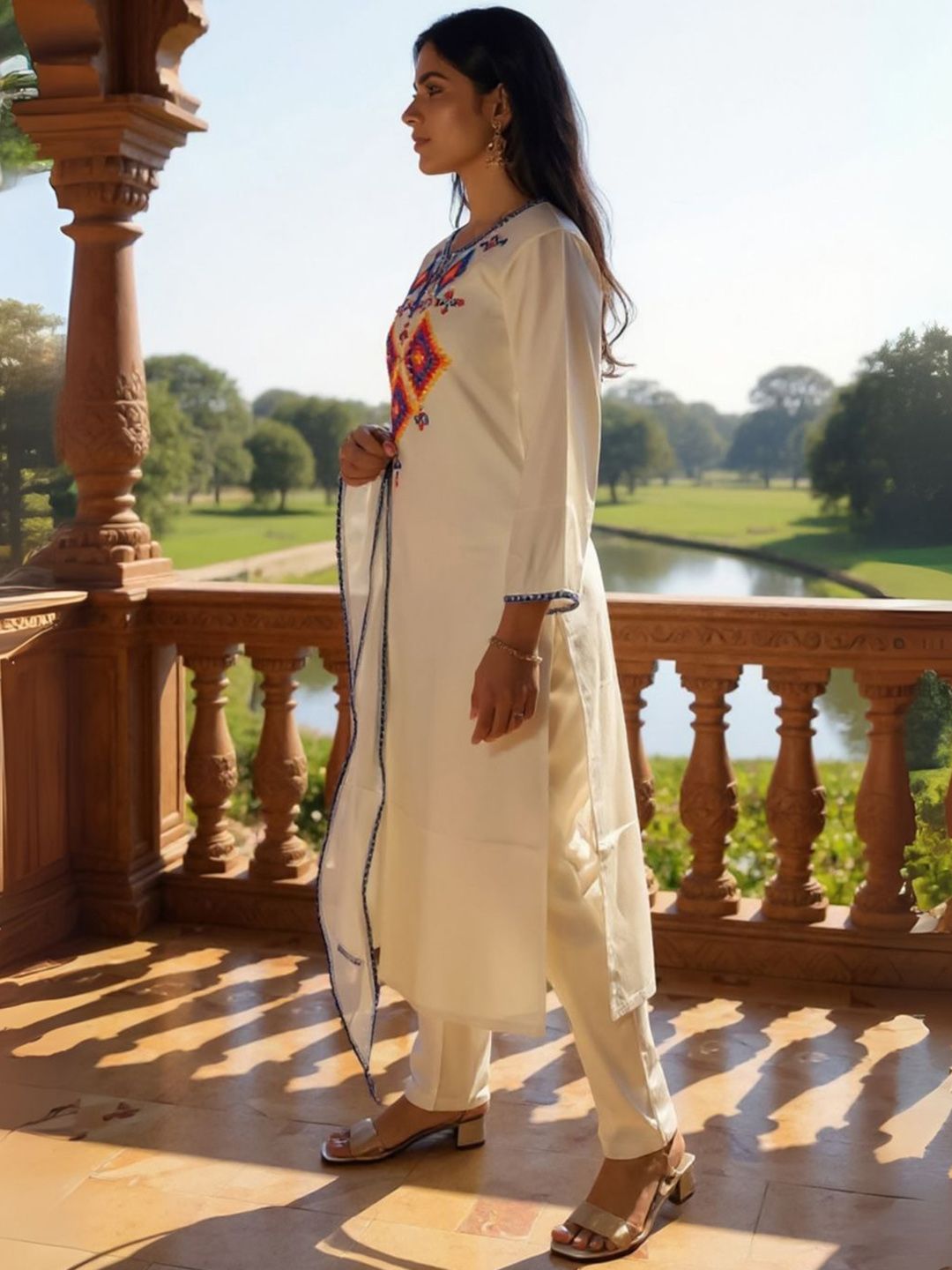 Women Embroidered Regular Thread Work Liva Kurta with Trousers & Dupatta