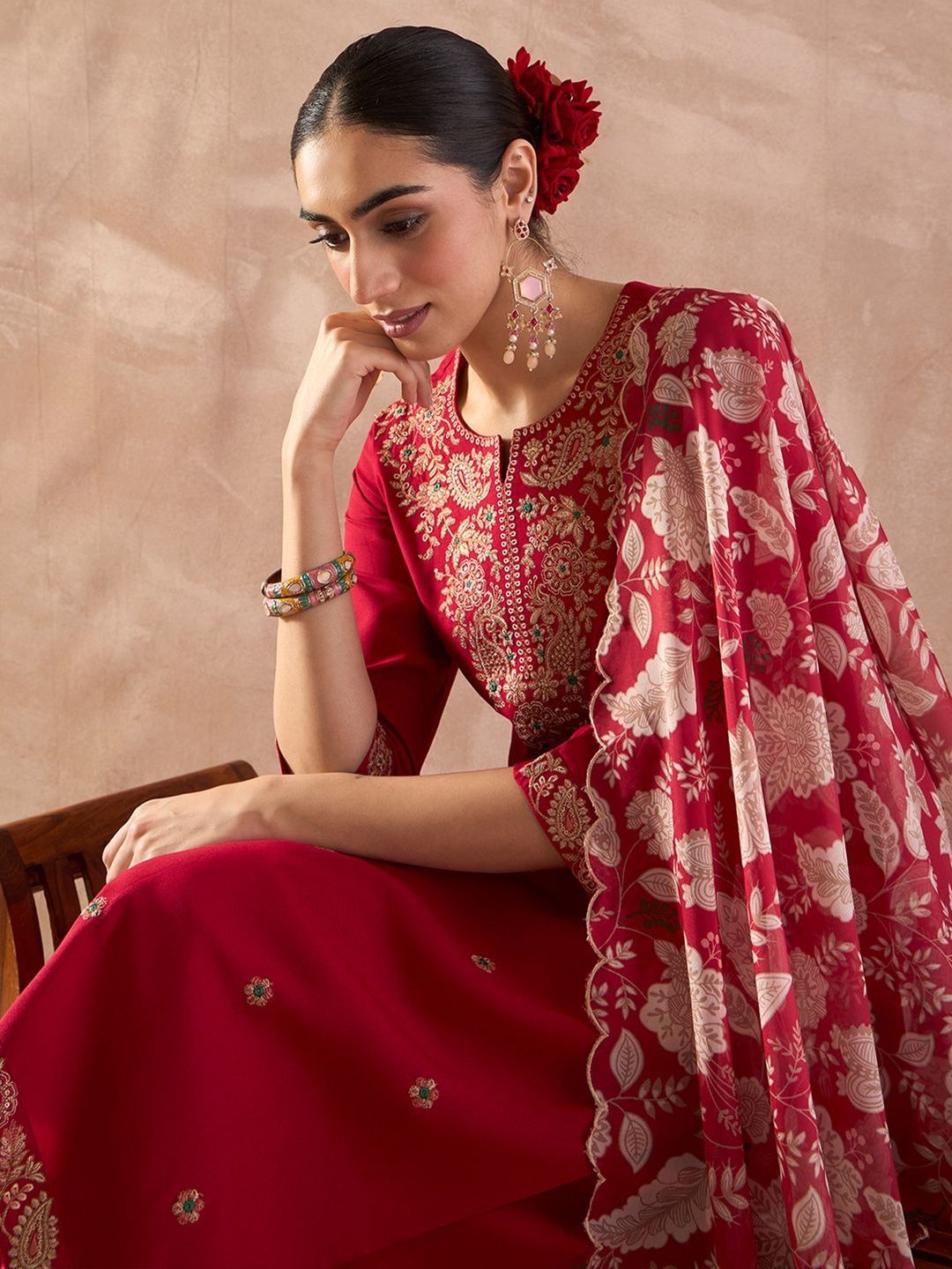 Ethnic Motifs Embroidered Thread Work Straight Kurta With Trousers & Dupatta