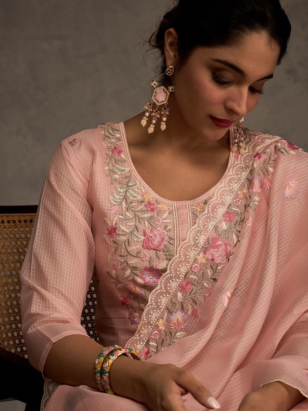 Dhiyona IE Floral Embroidered Round Neck Thread Work Straight Kurta & Trousers With Dupatta