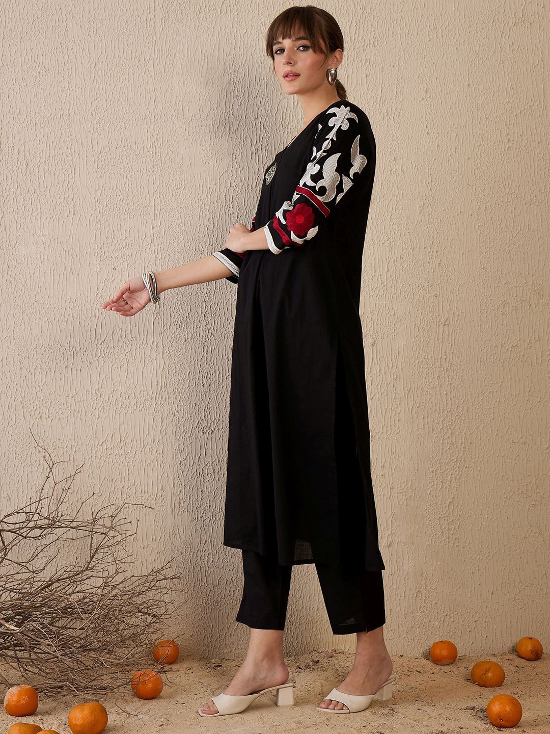 Dhiyona IE Women Floral Embroidered Regular Thread Work Pure Cotton Kurta with Trousers