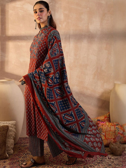 Women Floral Printed Cotton Kurta with Trousers & Dupatta