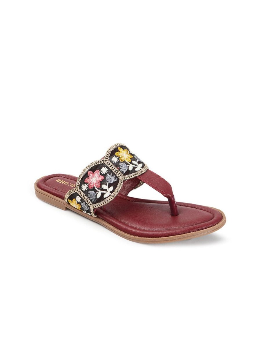 Dhiyona AK Women Embroidered T-Strap Flats