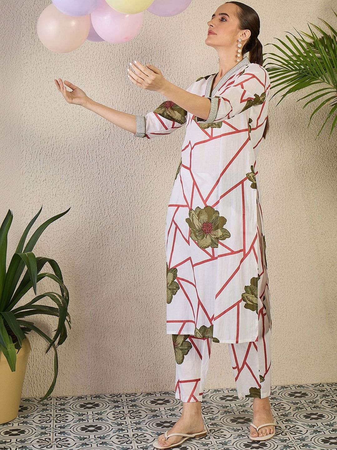 Women Floral Printed Regular Pure Cotton Kurta with Trousers