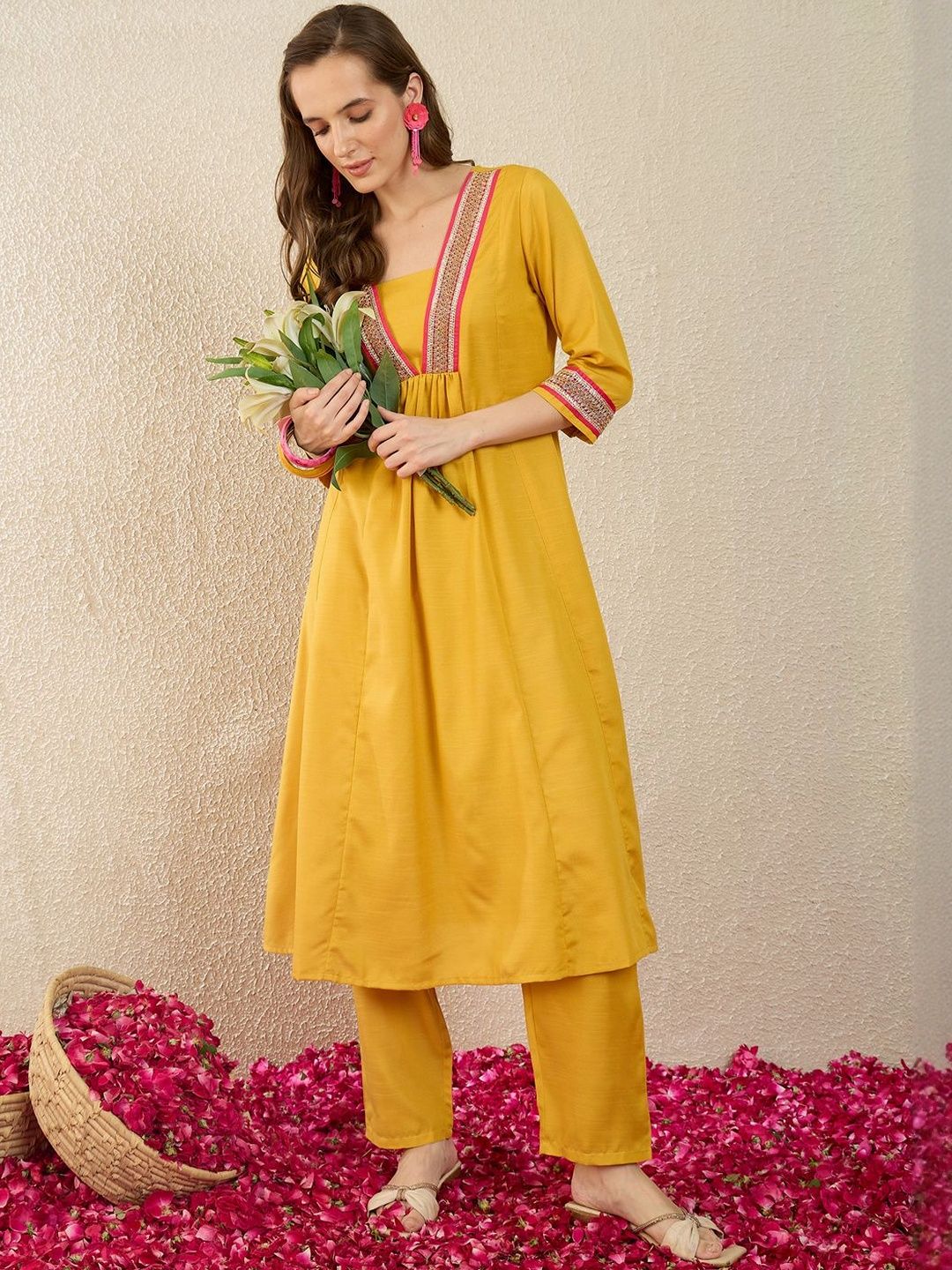 Dhiyona IE Printed Square Neck Three-Quarter Sleeves Top With Trousers