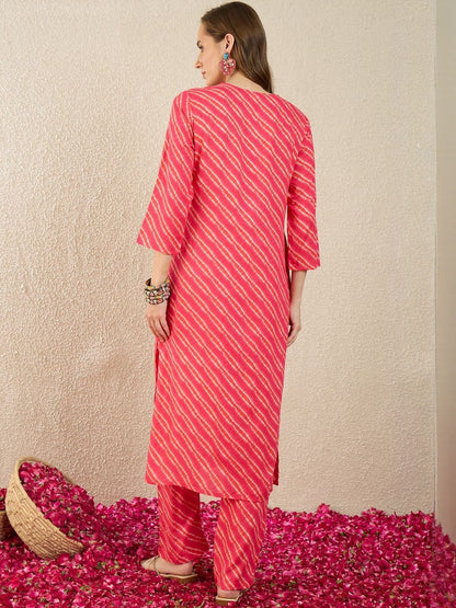 Dhiyona IE Printed Round Neck Three-Quarter Sleeves Tunic And Trousers