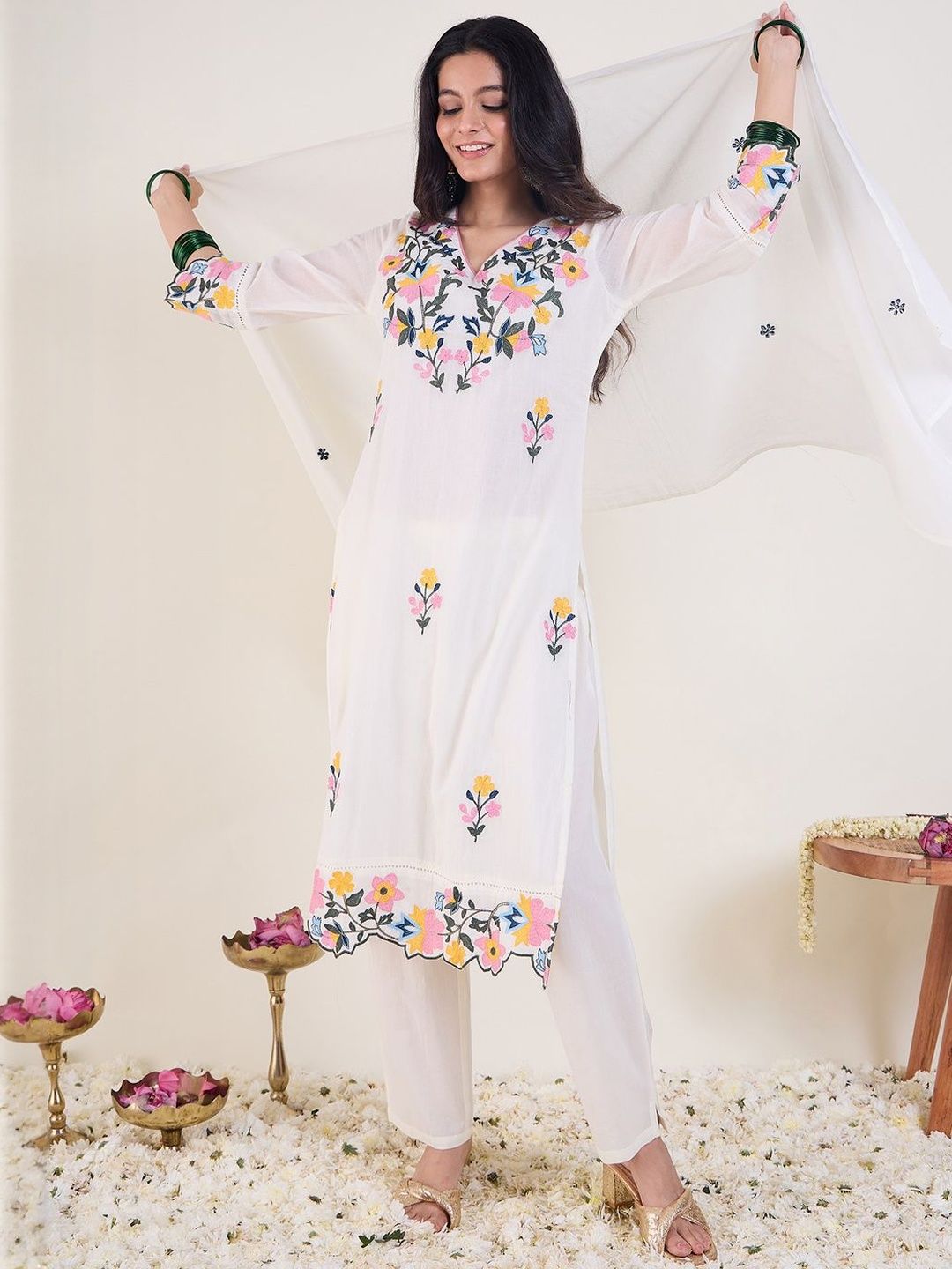 Floral Embroidered V-Neck Thread Work Pure Cotton Kurta & Trousers With Dupatta