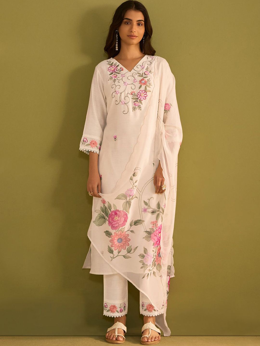 Floral Embroidered Thread Work Straight Kurta With Trouser And Dupatta
