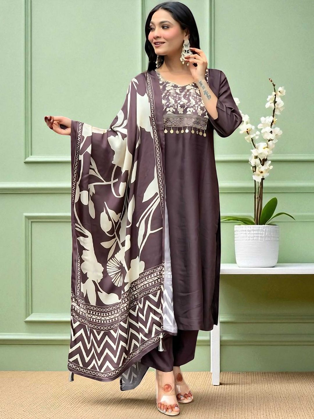 Dhiyona SN Women's SangriaFloral Floral Printed Yoke Or Border Straight Kurta With Trouser And Dupatta