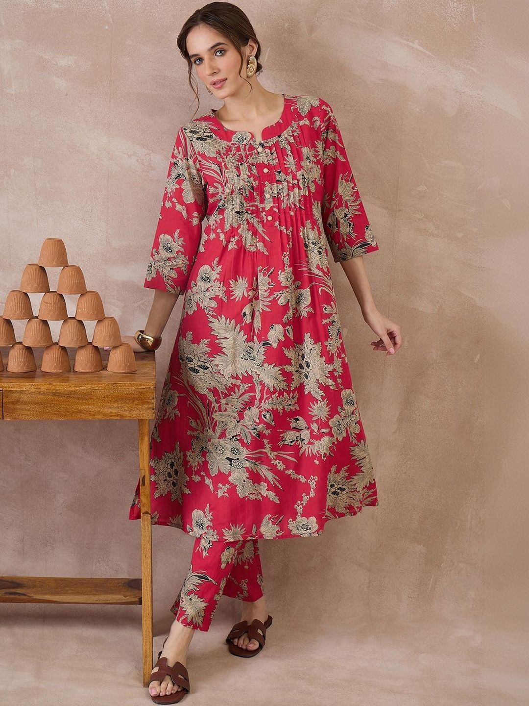 Women Floral Printed Pleated Pure Cotton Kurta with Trousers