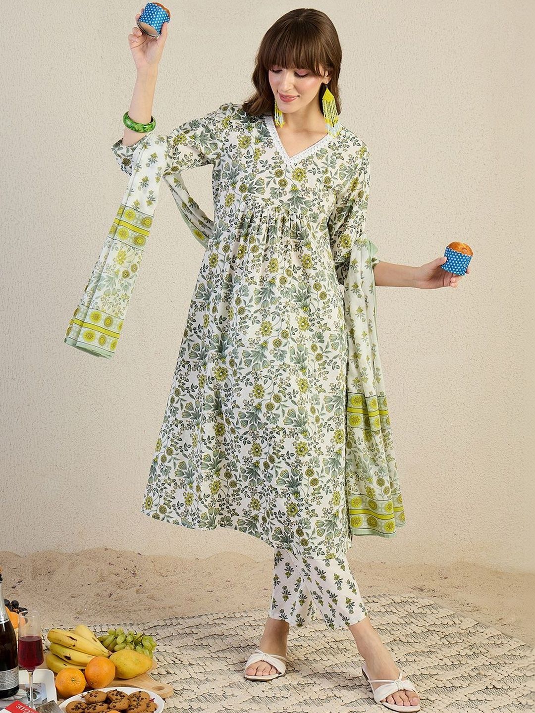Women Floral Printed Regular Pure Cotton Kurta with Trousers & With Dupatta