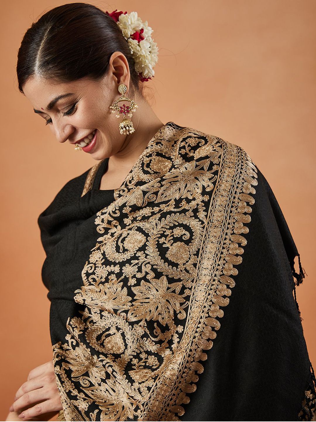 Dhiyona PA Vasant Aari Ethnic Motifs Embroidered Shawl