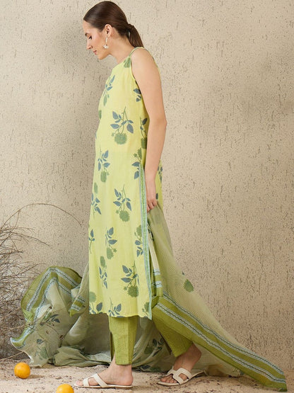 Women Floral Printed Regular Pure Cotton Kurta with Trousers & With Dupatta