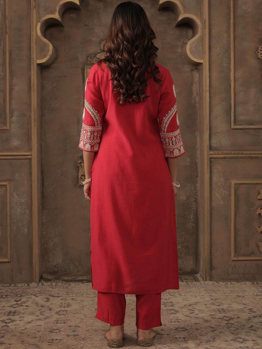 Floral Embroidered V-Neck Thread Work Straight Kurta With Trousers