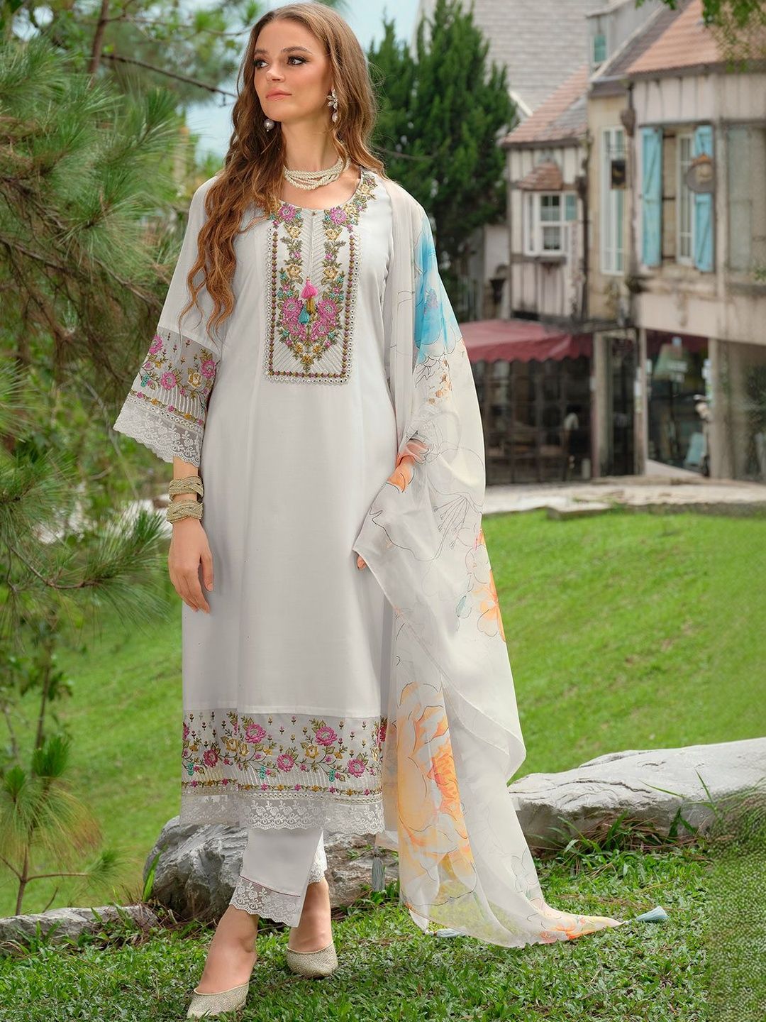 Dhiyona IE Women Floral Embroidered Regular Thread Work Liva Kurta with Trousers & With Dupatta