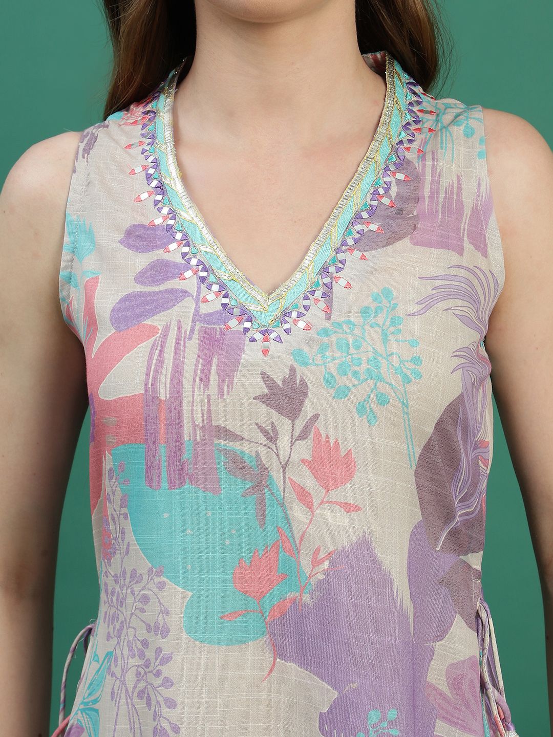 Dhiyona SN Women's Beige Floral Printed Mirror Work V-Neck Straight Kurta With Trousers