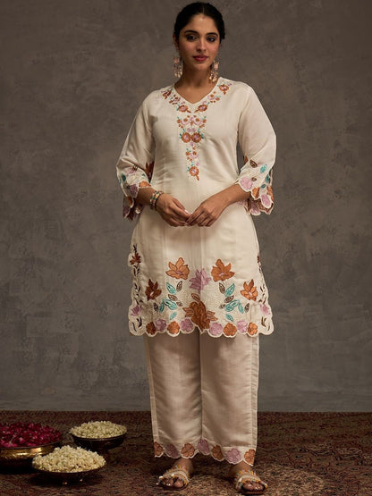 Women Floral Embroidered Regular Thread Work Kurta with Trousers & With Dupatta