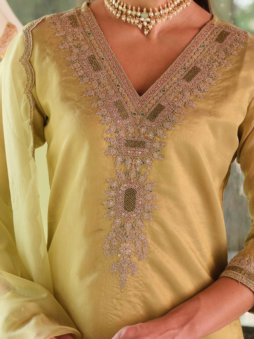 Dhiyona IE Women Ethnic Motifs Embroidered Kurta with Trousers & With Dupatta Kurta Sets