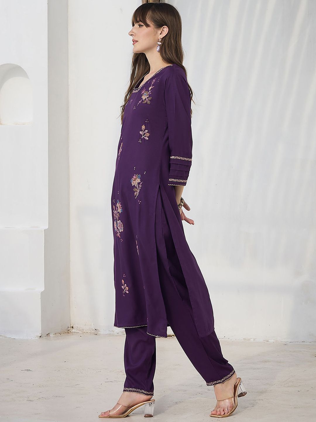 Dhiyona IE Floral Embroidered V-Neck Tunic With Trousers