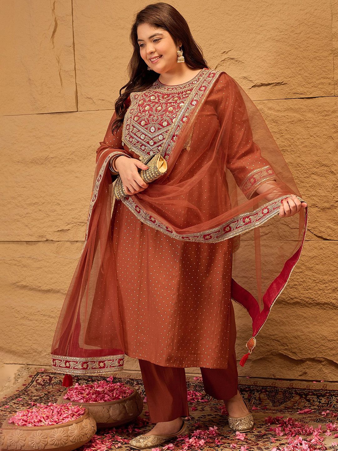 Dhiyona IN Plus Size Floral Yoke Design Sequinned Kurta With Trousers & Dupatta