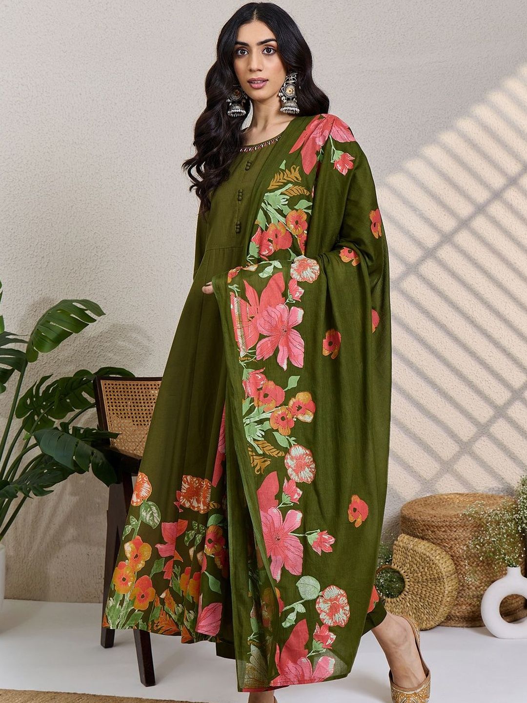 Women Floral Printed Panelled Beads and Stones Pure Cotton Kurta with Trousers & With Dupatta