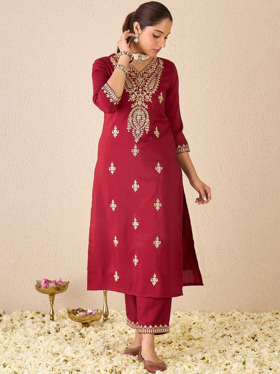Ethnic Motifs Embroidered V-Neck Zari Straight Kurta With Trousers & Dupatta