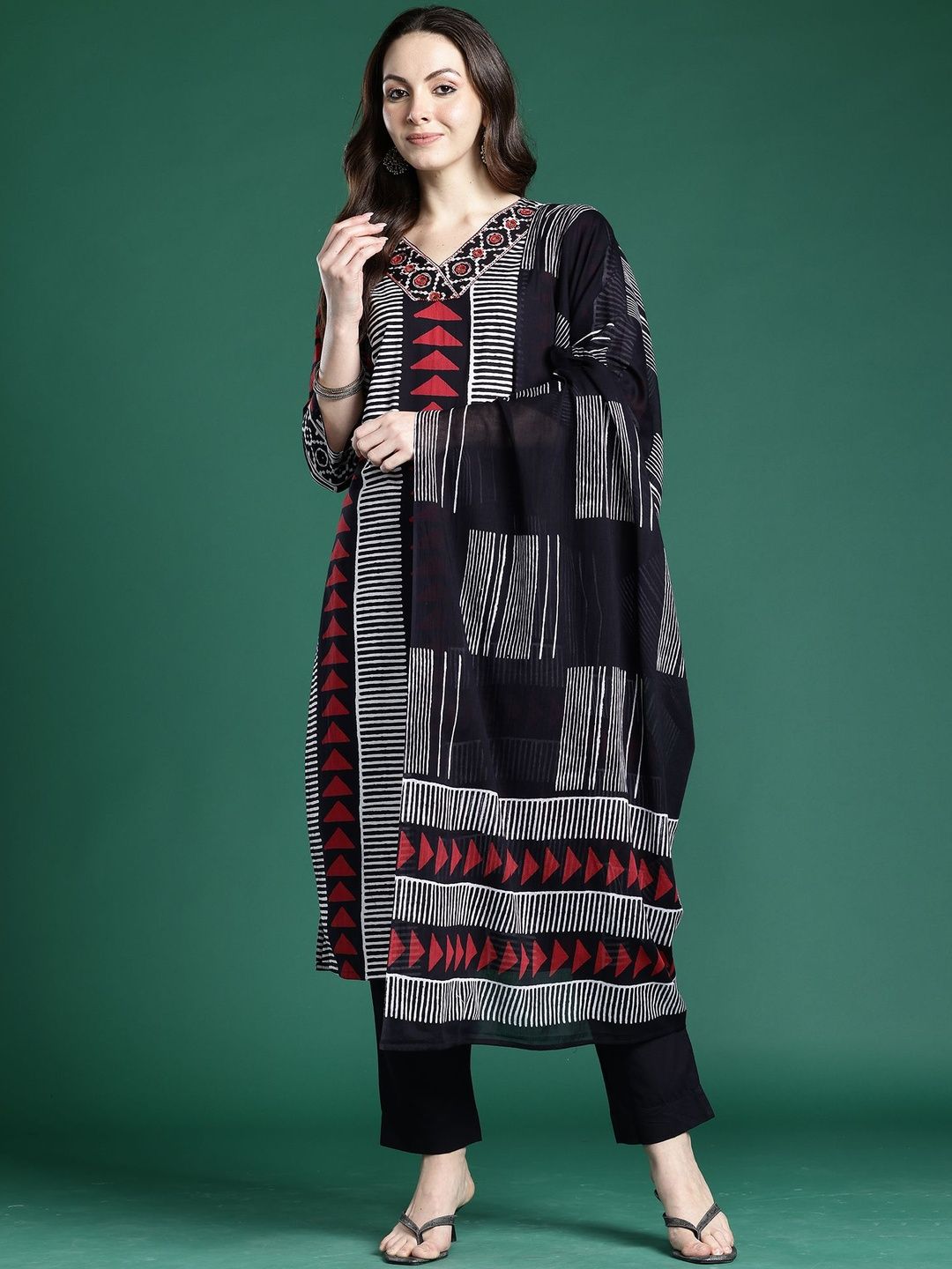 Dhiyona IE Geometric Printed Straight Pure Cotton Kurta With Trouser And Dupatta