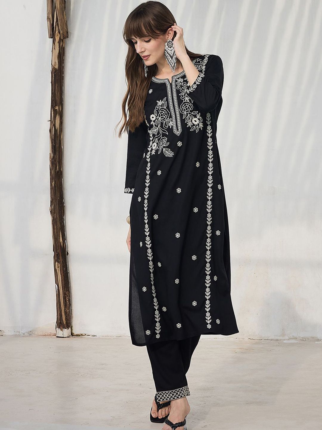 Floral Embroidered Regular Thread Work Kurta With Trousers
