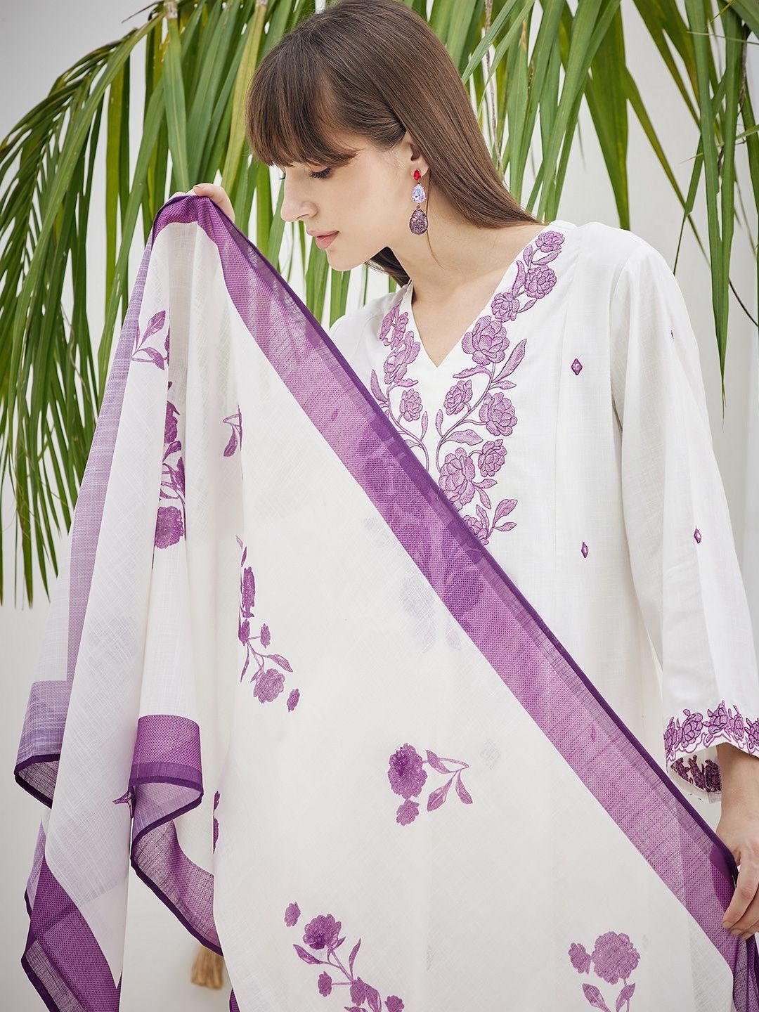 Women Floral Embroidered Thread Work A-Line Kurta & Trousers With Dupatta