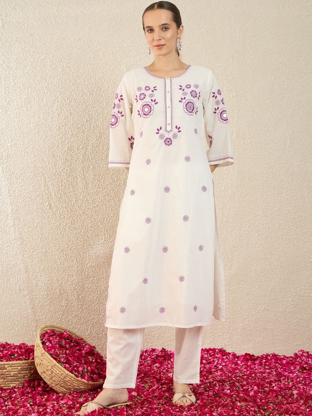 Women Floral Embroidered Regular Thread Work Pure Cotton Kurta with Trousers & With Dupatta