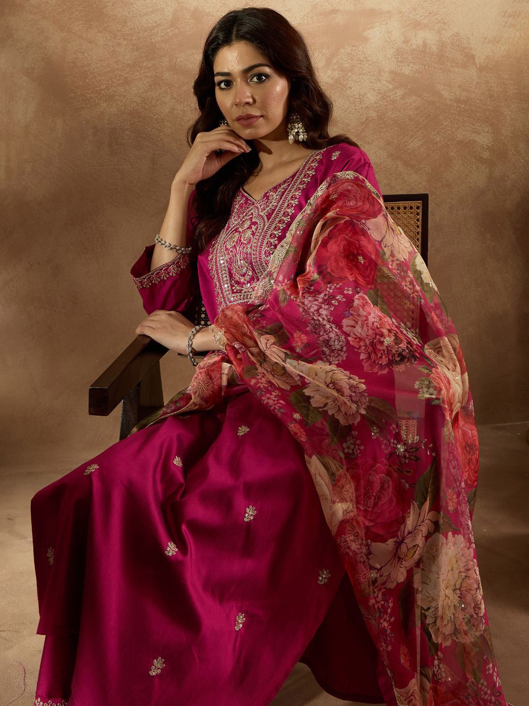 Dhiyona IE Women Floral Embroidered Regular Kurta with Trousers & With Dupatta