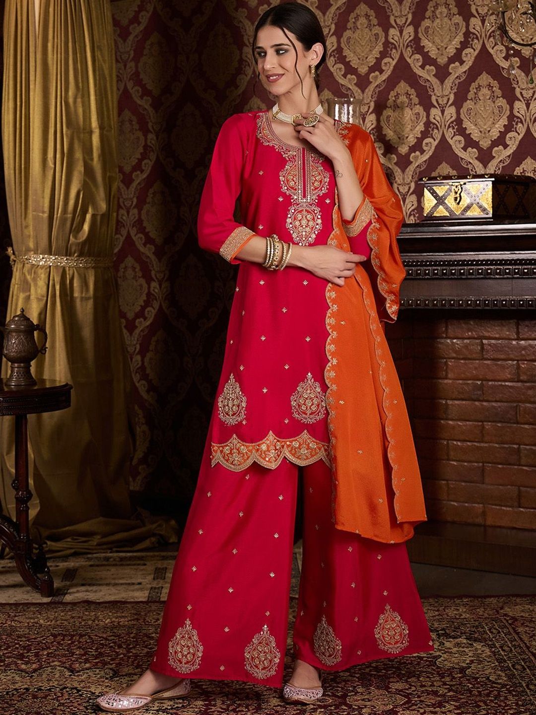 Dhiyona CH Women Embroidered Kurta Set with Contrast Dupatta