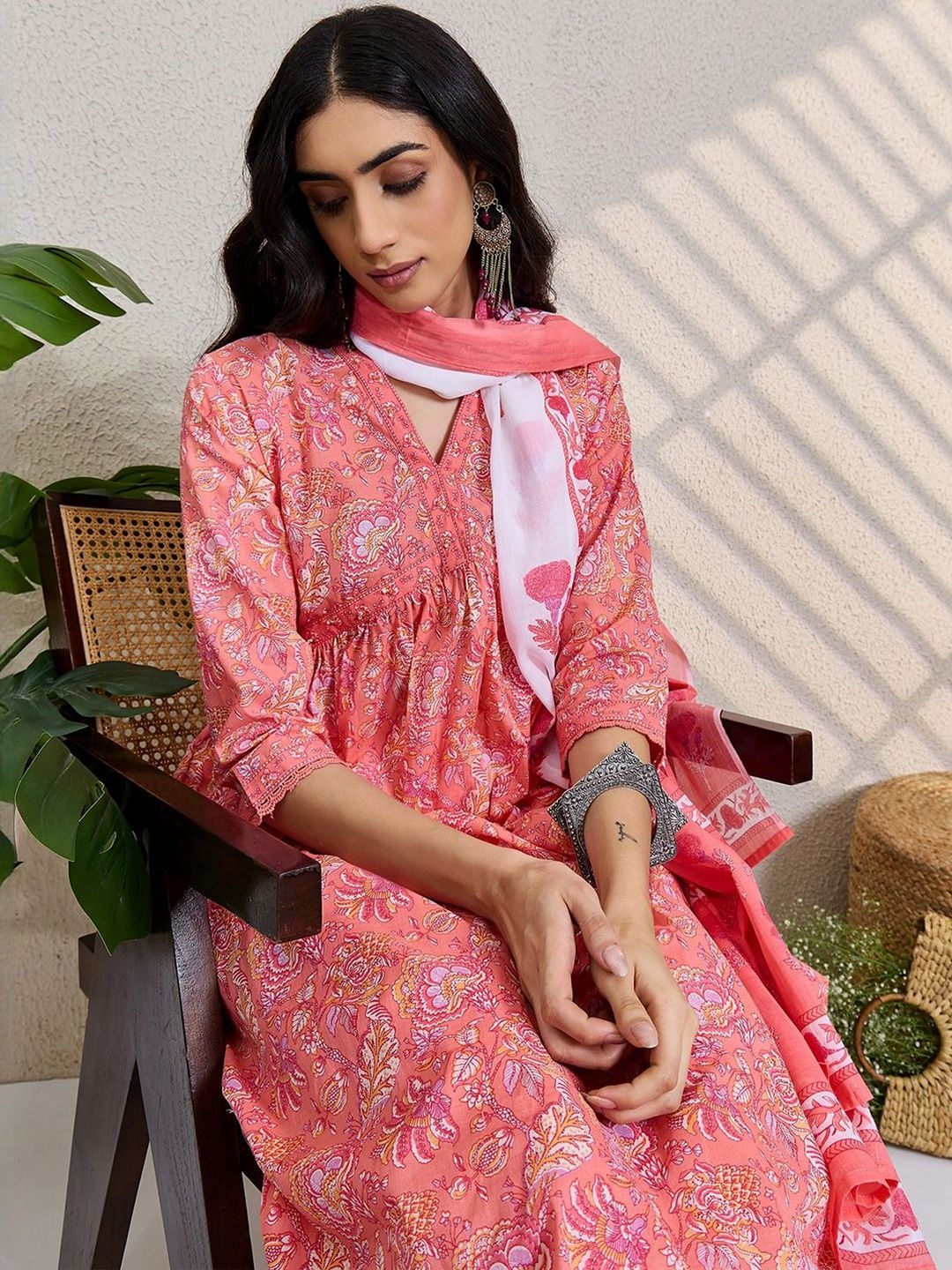 Floral Printed Panelled Pure Cotton Kurta With Trousers & Dupatta