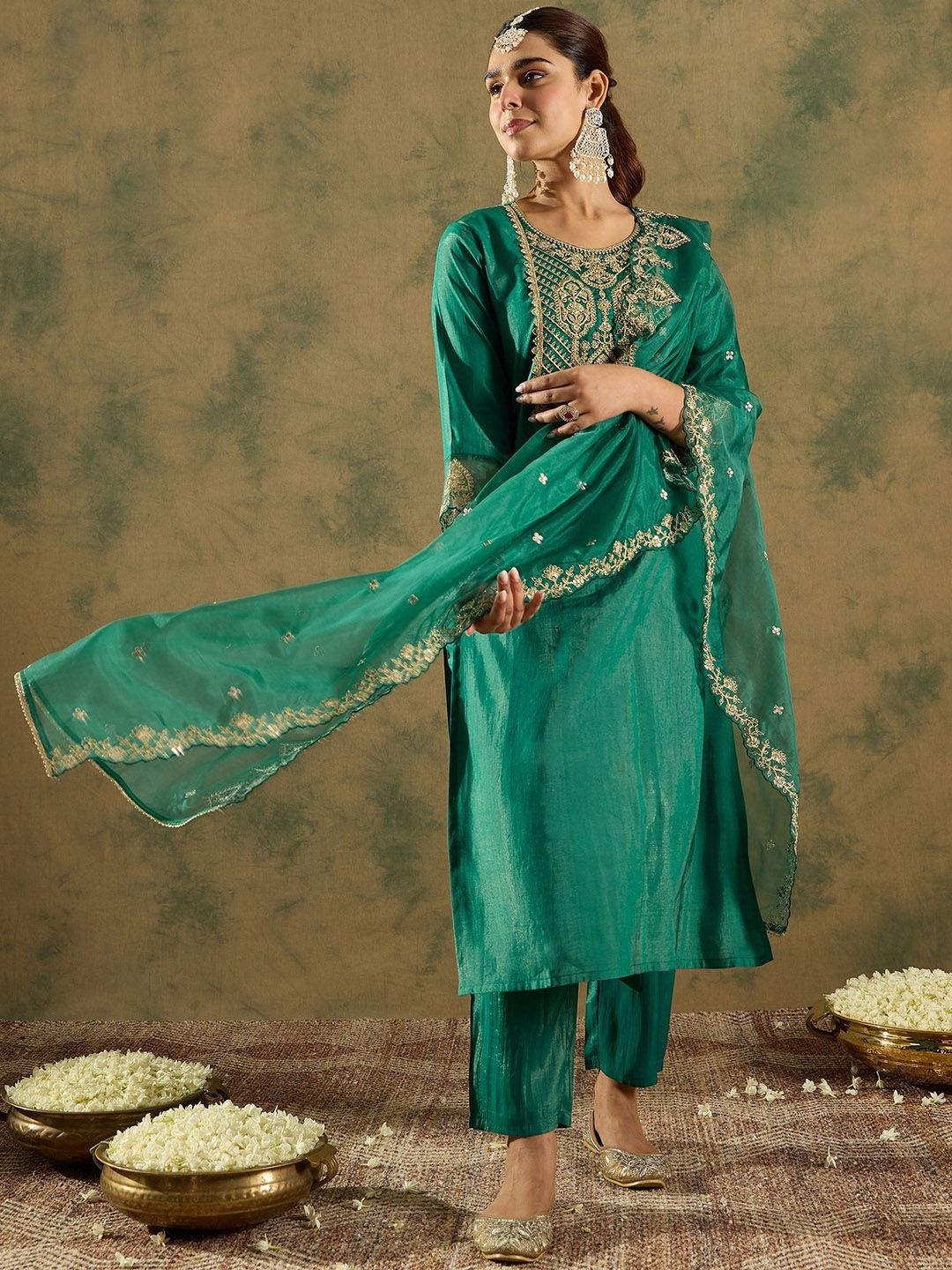Dhiyona IE Ethnic Motifs Embroidered Kurta With Trousers & Dupatta