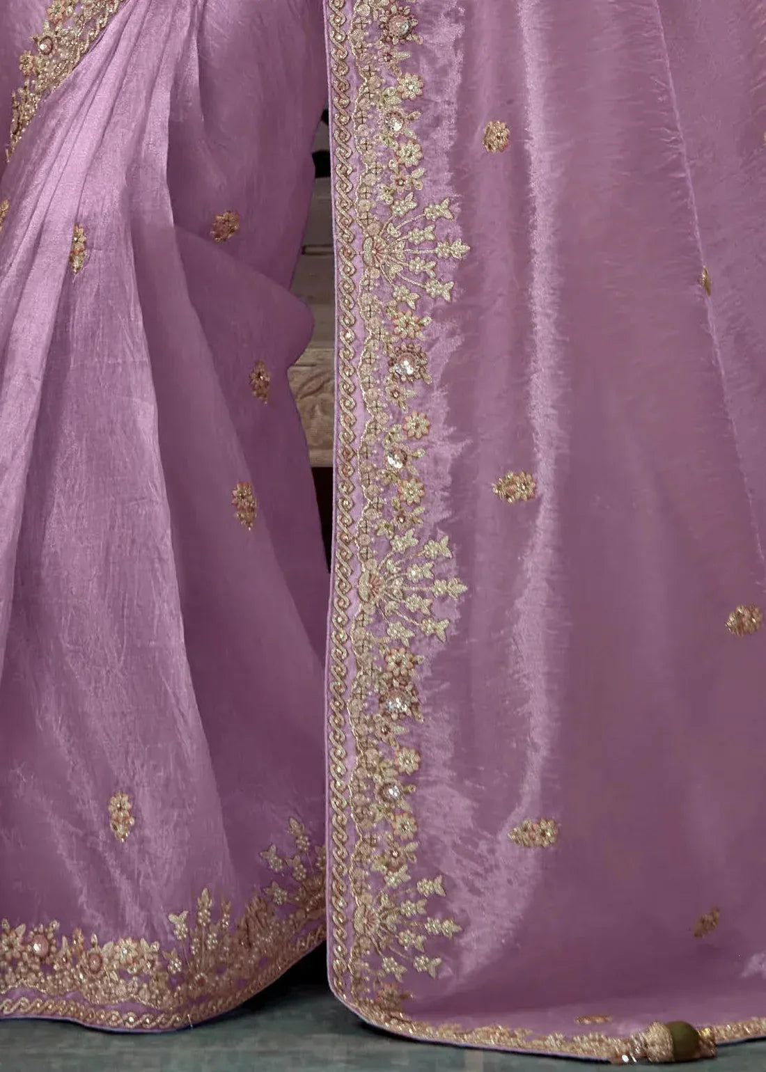 Dhiyona KM Women Lavender & Olive Green Tissue Silk Saree
