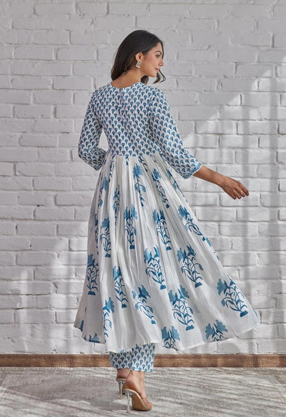Women White Printed Pure Cotton Kurta, Pant And Dupatta Set