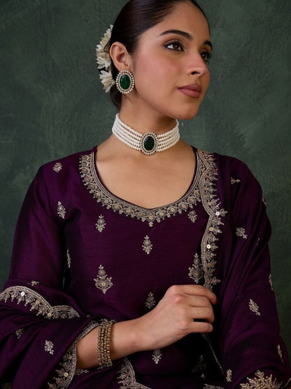 Dhiyona IE Floral Embroidered Round Neck Zari Straight Kurta With Trousers & Dupatta