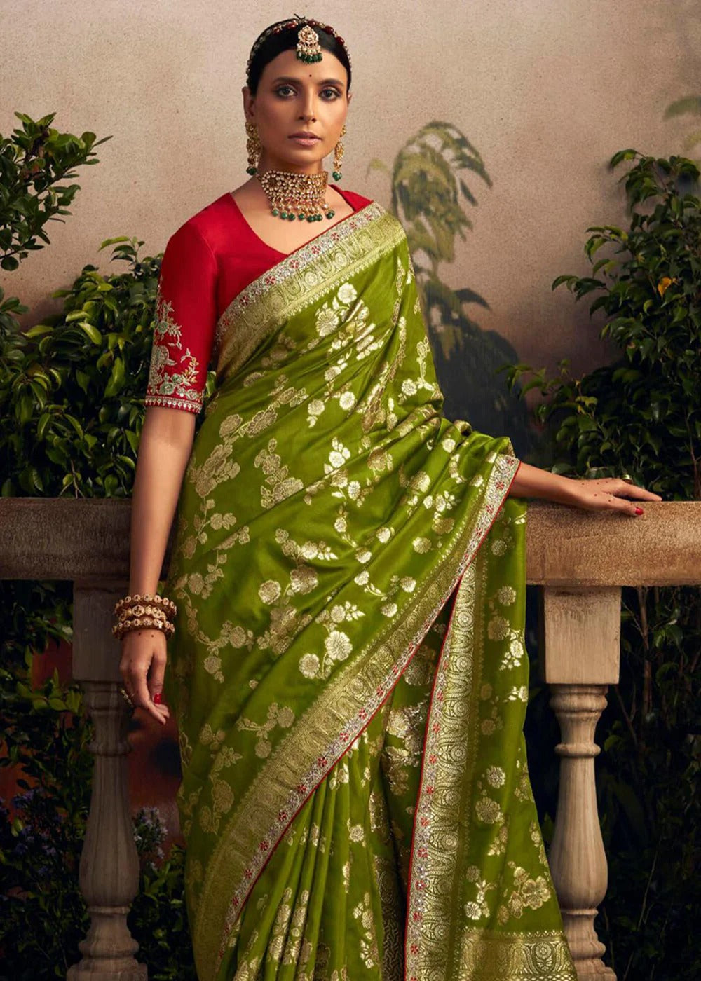 Dhiyona KM Women Glamorous Green Zari Woven Dola Silk Wedding Saree With Red Blouse