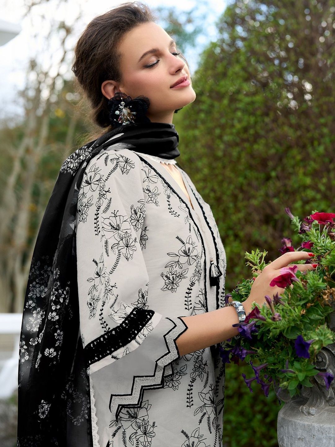 Women Floral Printed Regular Pure Cotton Kurta with Trousers & With Dupatta