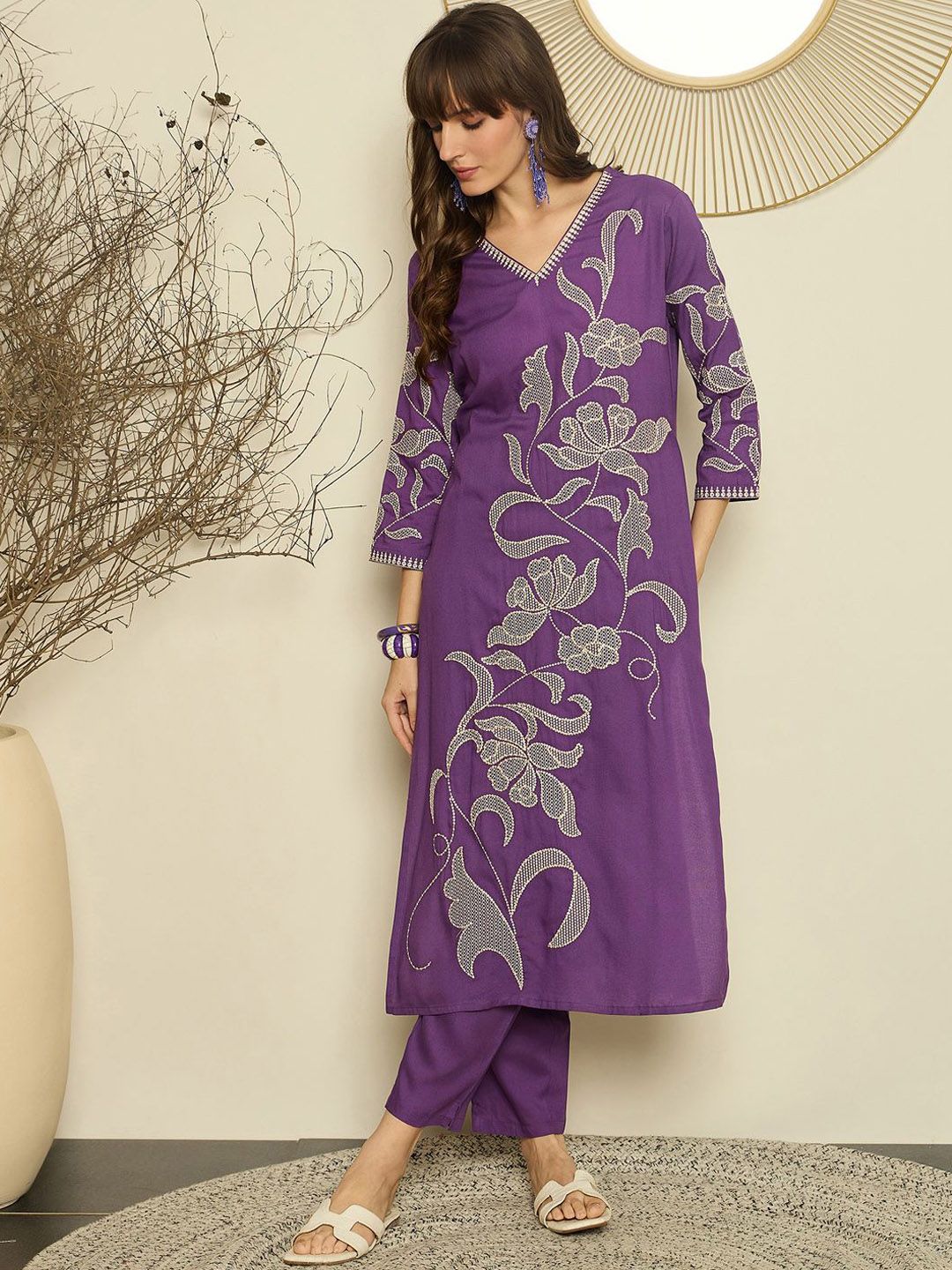 Dhiyona IE Women Embroidered V-Neck Top and Trousers Co-Ords