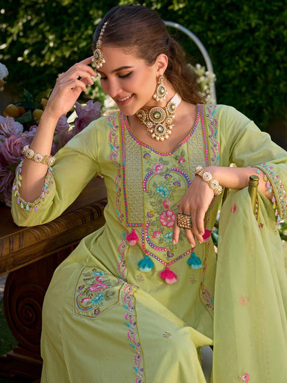 Women Floral Embroidered Regular Thread Work Kurta with Trousers & With Dupatta