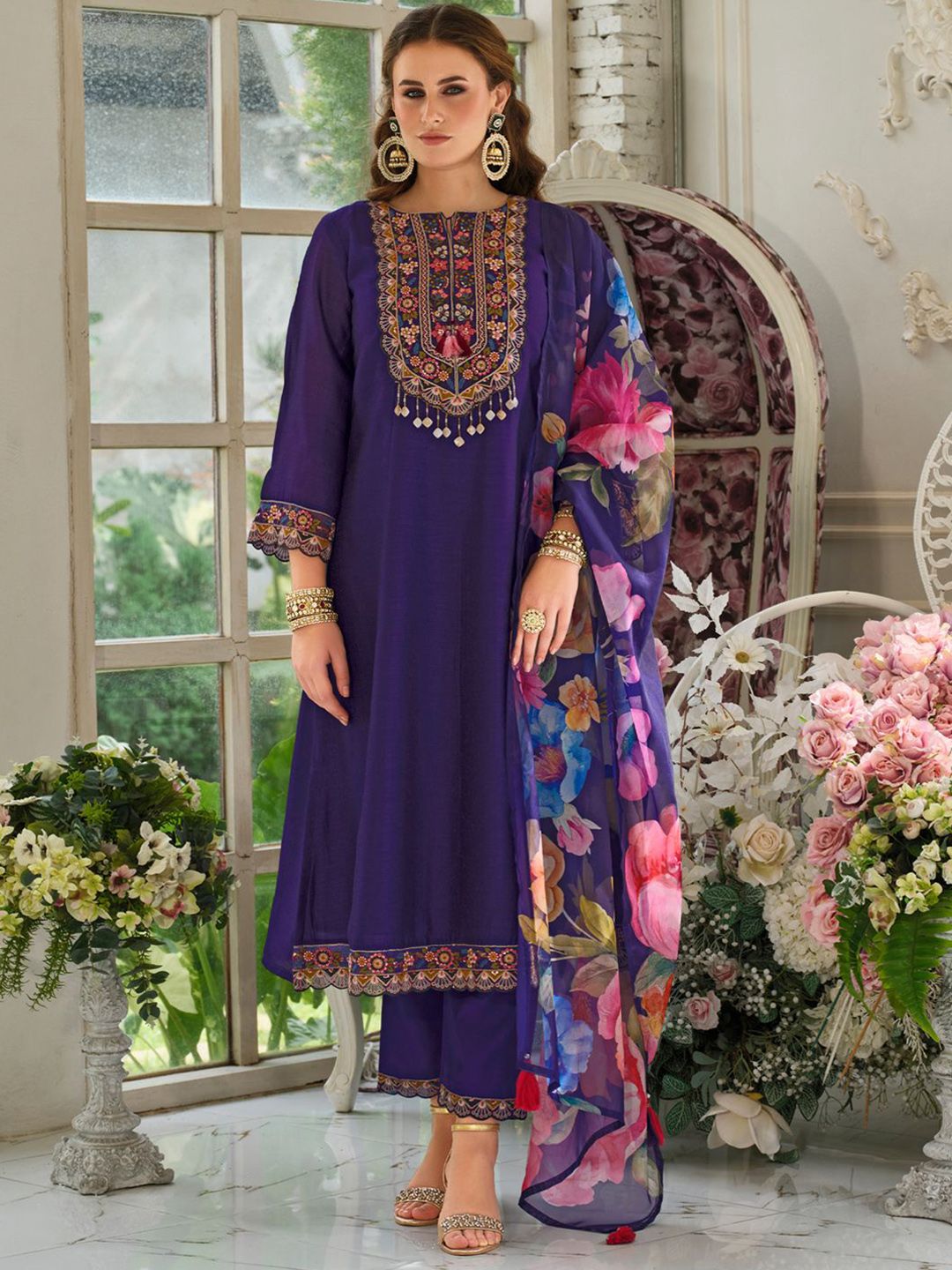 Floral Embroidered Regular Sequinned Kurta With Trousers & Dupatta